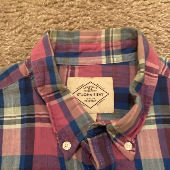 This is a saint johns, Bay quality, menswear, formal dress shirt - Picture 8 of 12